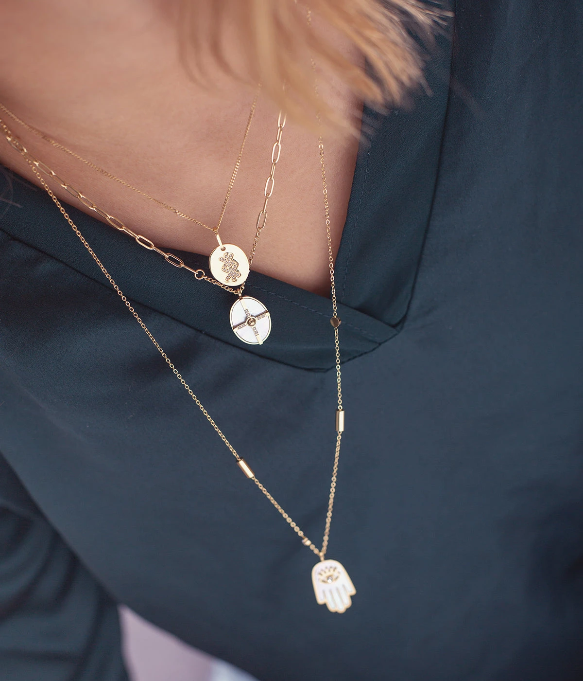 Sautoir Hand (Acier Doré) 4 Sautoir Hand (Acier Doré) – Image 2