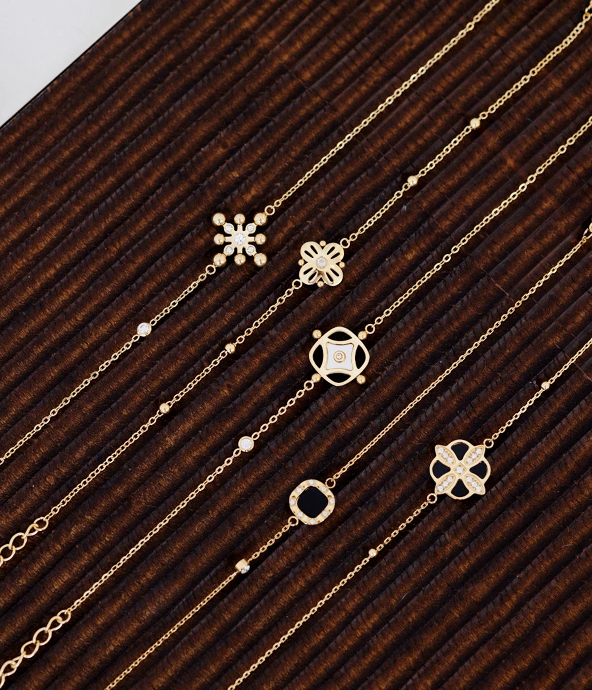 Bracelet Clara (Acier Doré) 5 Bracelet Clara (Acier Doré) – Image 3