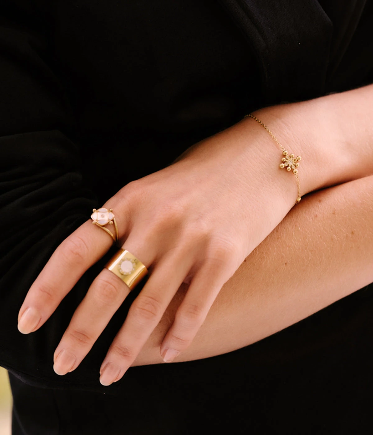 Bracelet Clara (Acier Doré) 4 Bracelet Clara (Acier Doré) – Image 2