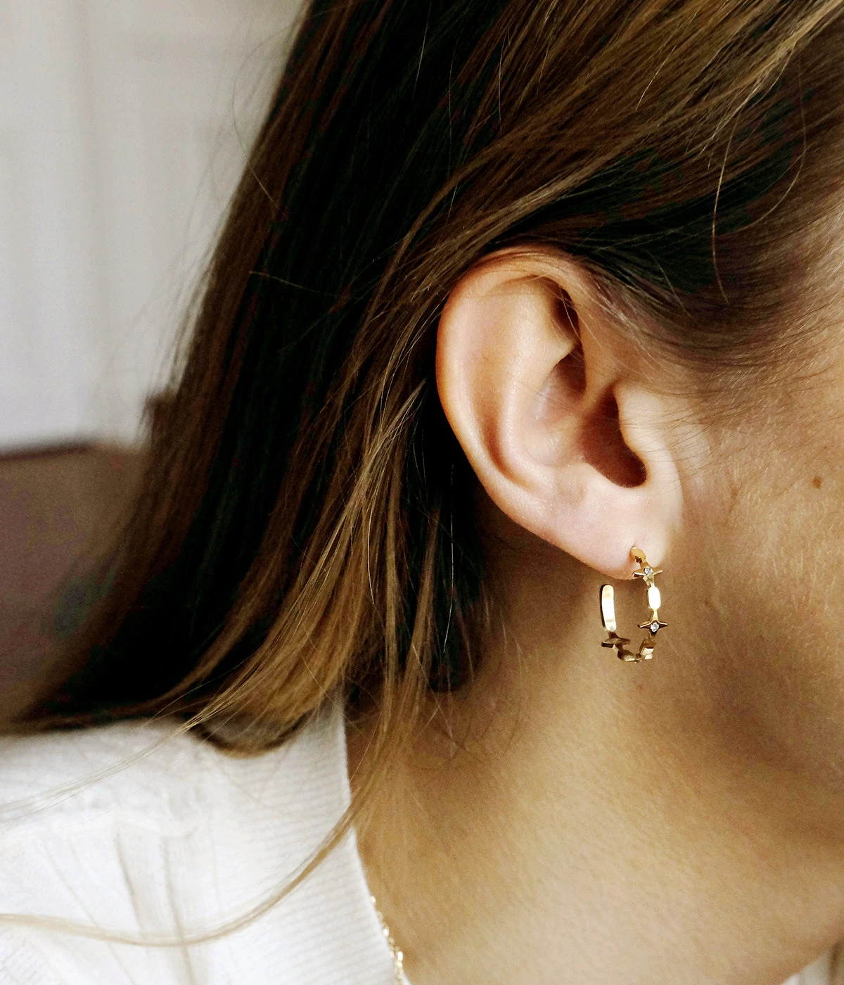 Boucles D'oreilles Scarlett (Acier Doré) 5 Boucles D'oreilles Scarlett (Acier Doré) – Image 3