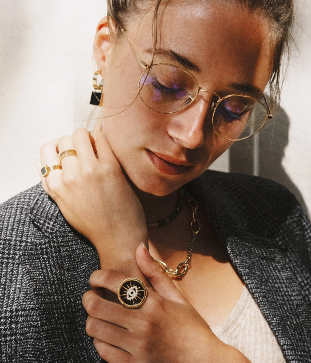 Collier Lee (Acier Doré) 4 Collier Lee (Acier Doré) – Image 2