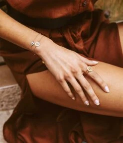 Bague Isis (Acier) -Bijoux Fantaisie bague isis acier dore 4 portee 06b47ba5 9f0b 426d 82ca 56602a8c1e1c