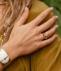 Bague Rony (Acier Doré) -Bijoux Fantaisie bague rony acier dore portee 1