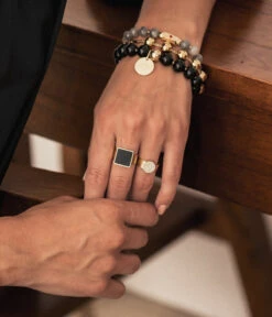 Bague Tram (Acier Doré) -Bijoux Fantaisie bague tram acier dore noir portee 2