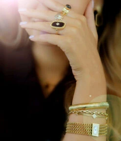 Bracelet Zeppeli (Acier Doré) -Bijoux Fantaisie bagueelijah braceletzeppeli braceletnaja braceletcarli 654e193a 52e4 43b6 a664 0a5f83a97031