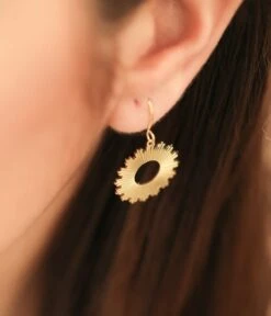 Nouvelles Arrivées -Bijoux Fantaisie boucles doreilles soleil acier dore portees