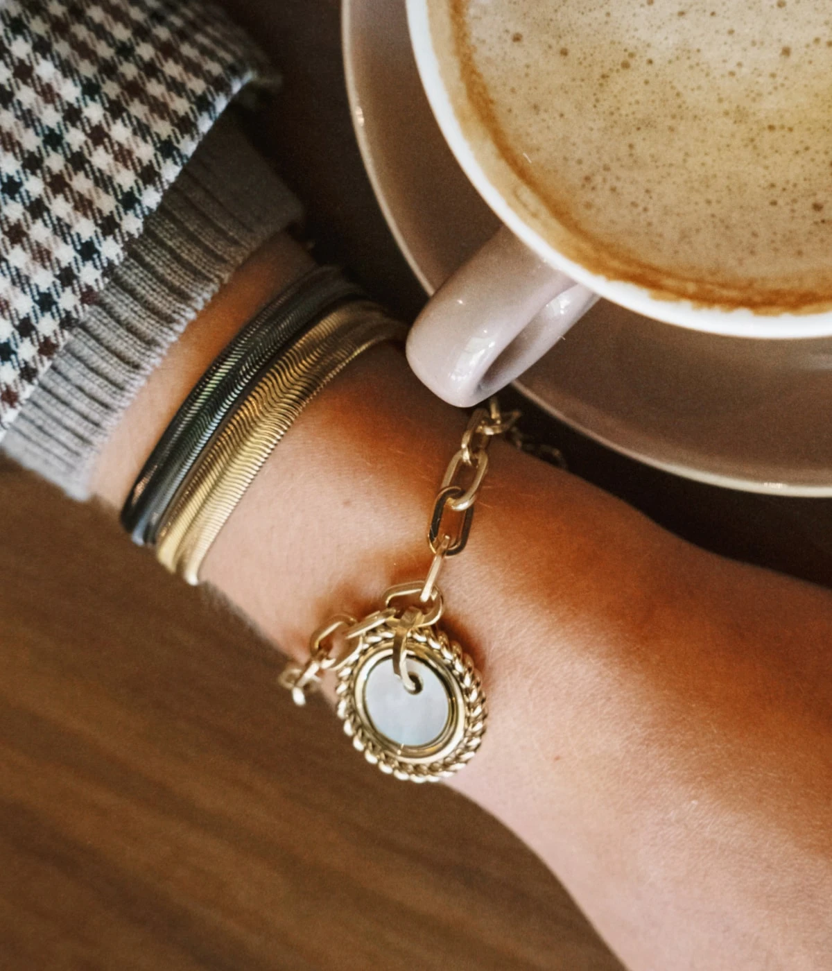 Bracelet Romati (Acier Doré) 4 Bracelet Romati (Acier Doré) – Image 2