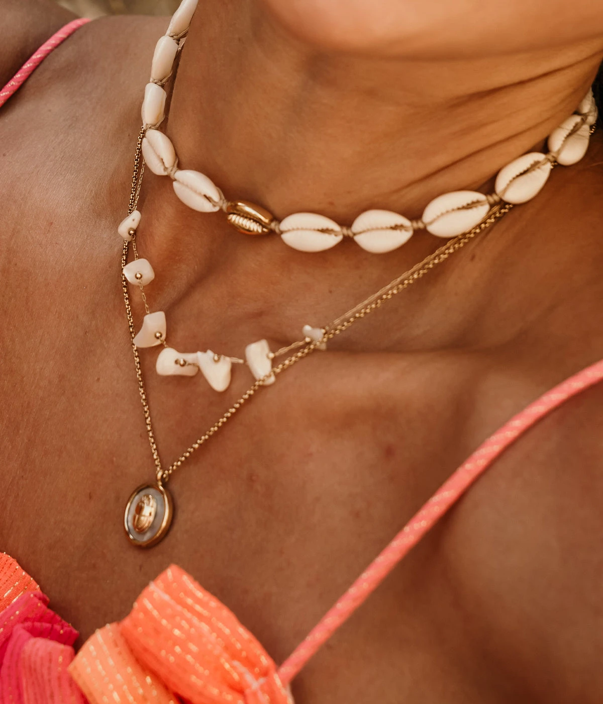 Collier Atoum (Acier Doré) 4 Collier Atoum (Acier Doré) – Image 2