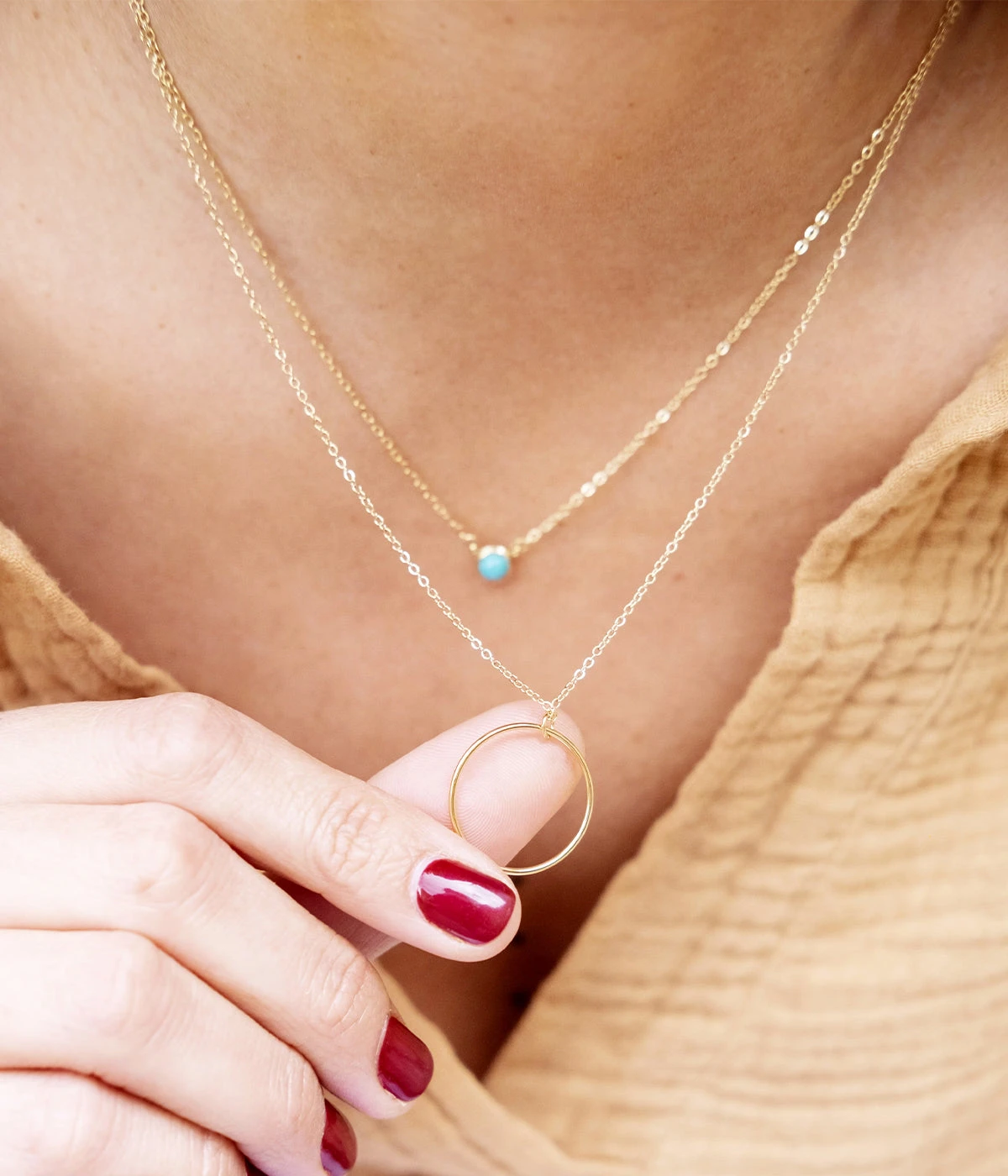 Collier Séraphine (Acier Doré) 4 Collier Séraphine (Acier Doré) – Image 2