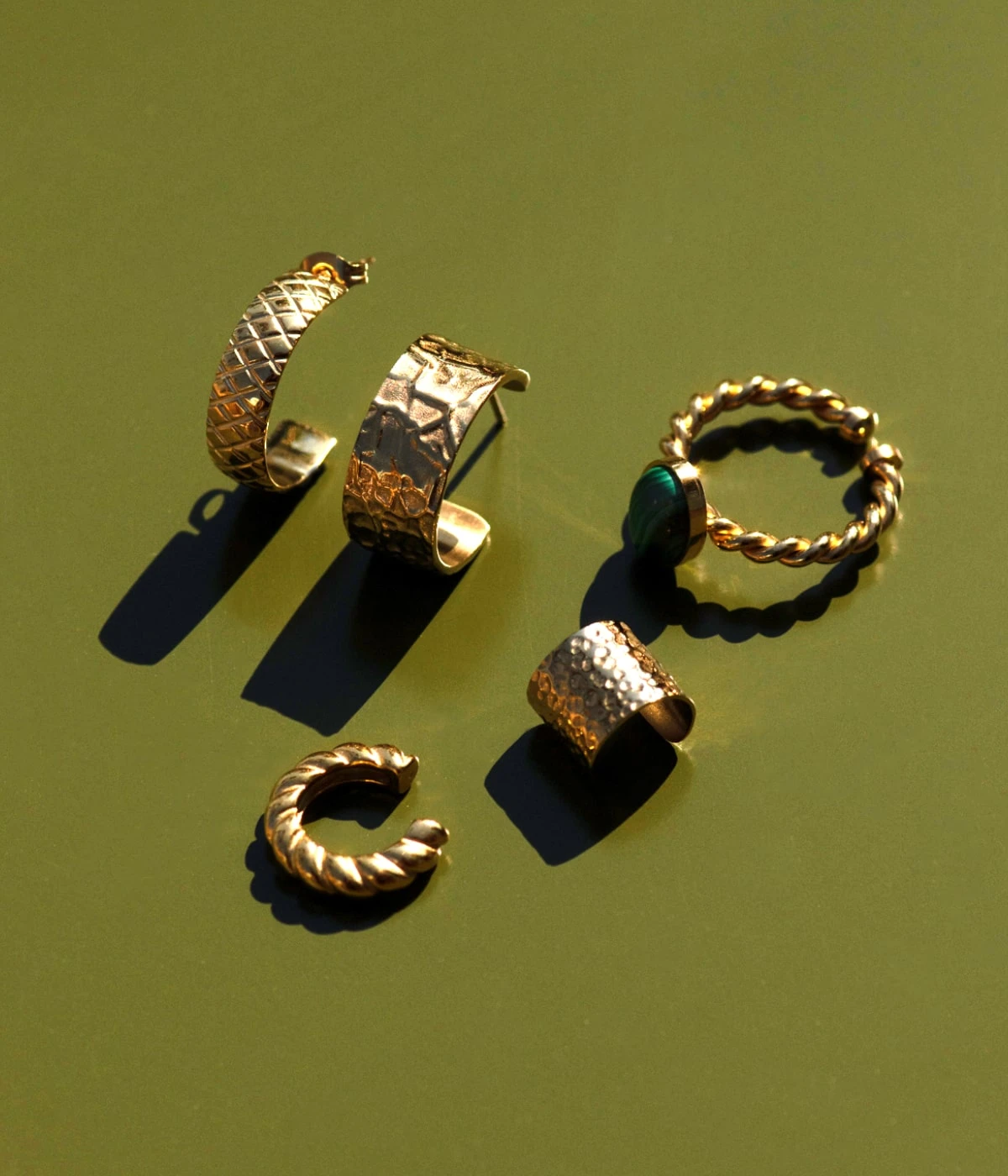 Earcuff Chanty (Acier Doré) 6 Earcuff Chanty (Acier Doré) – Image 4